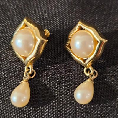 Pearl Necklace, Earrings & More (K-JS)