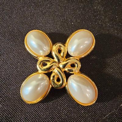 Pearl Necklace, Earrings & More (K-JS)