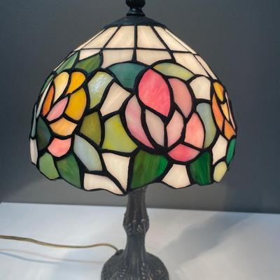 Small Tiffany style lamp with pink flowers