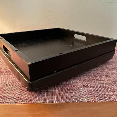 Storage containers