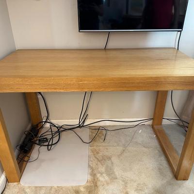 Desk/Table 