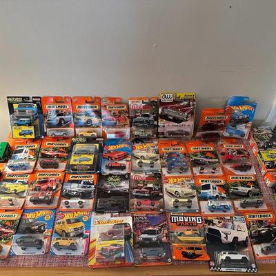 43 Hot Wheels, Matchbox Cars