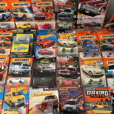 43 Hot Wheels, Matchbox Cars