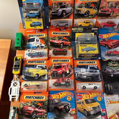 43 Hot Wheels, Matchbox Cars