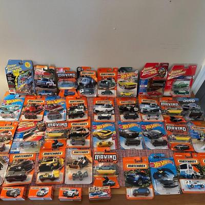 40 Hot Wheels, Matchbox Cars