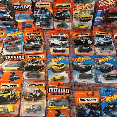 40 Hot Wheels, Matchbox Cars
