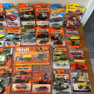 38 Hot Wheels, Matchbox Cars