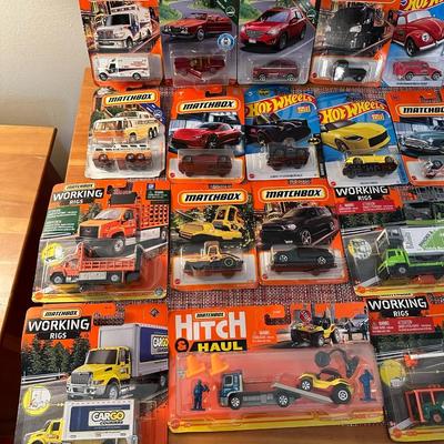 38 Hot Wheels, Matchbox Cars