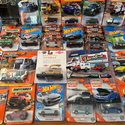 43 Hot Wheels, Matchbox Cars