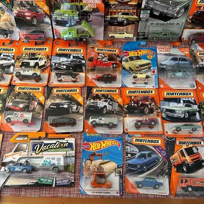 40 Hot Wheels, Matchbox Cars