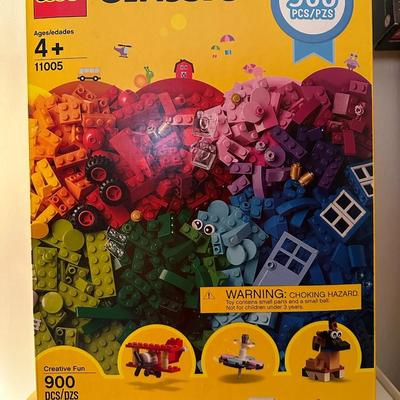 LEGOS! LEGOS! LEGOS!