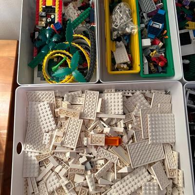 LEGOS! LEGOS! LEGOS!