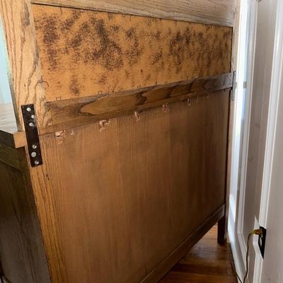 Beautiful Wood Sideboard w/ Horizonal Mirror