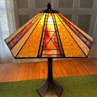Tiffany -Style Table Lamp