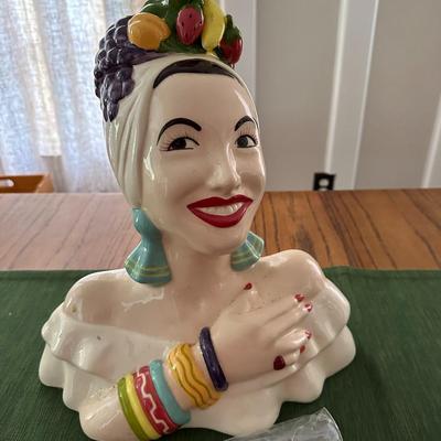 3 Unique Cookie Jars