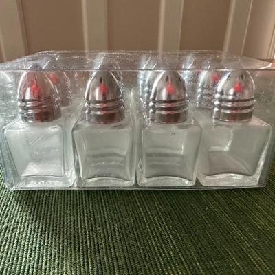 Dauchshund S/P + 12 small S/P Shakers