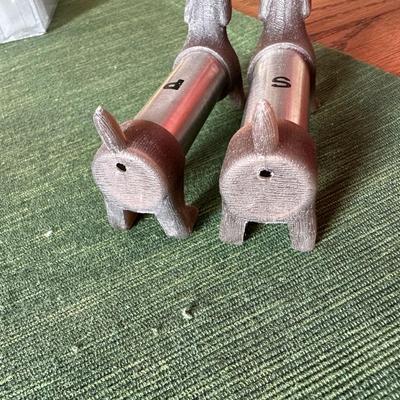Dauchshund S/P + 12 small S/P Shakers