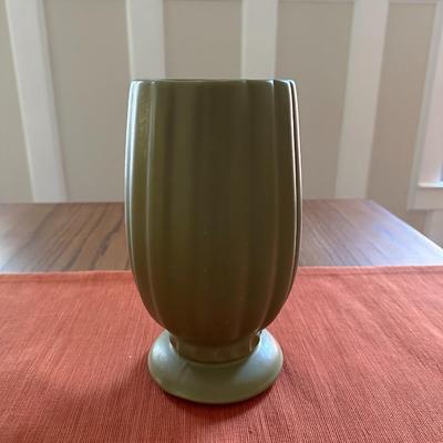 8 pc Vase Asst. Hull, Haeger, Floraline, USA - Green