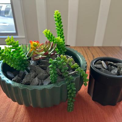 Decorative Bowl Arrangement & Black Planter w/Slate Rock Pcs