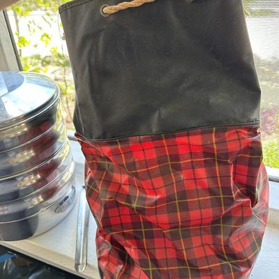 Vintage Aluminum Picnic Pack!