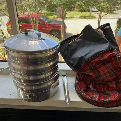 Vintage Aluminum Picnic Pack!