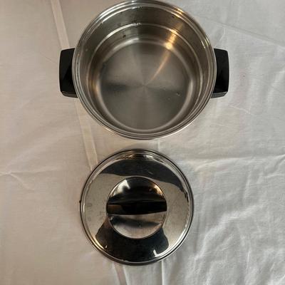 Vintage USA Colonial Ware Cook Set and More (K-MK)