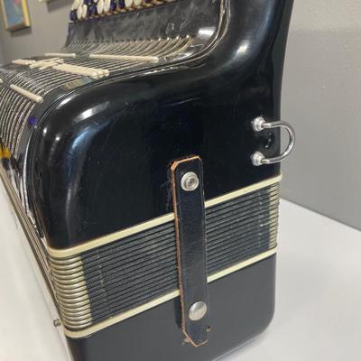 Hagstrom accordion