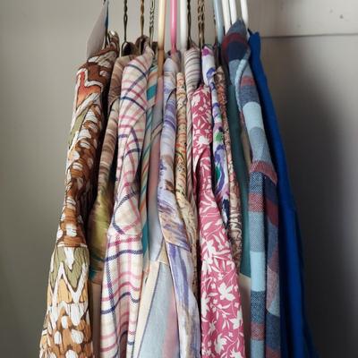 Women's Clothes, Hats, and Scarves (B1-BBL)