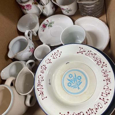 Tea cups and mugs