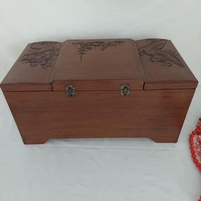 Vintage Jewelry Box with Costume Jewelry (B1-BBL)