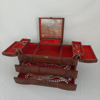 Vintage Jewelry Box with Costume Jewelry (B1-BBL)