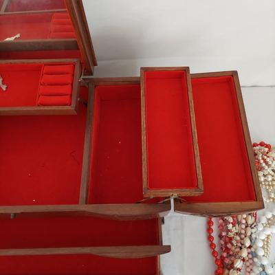 Vintage Jewelry Box with Costume Jewelry (B1-BBL)