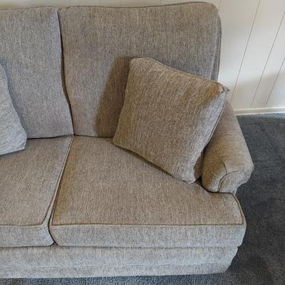 Gray Halifax Dove Loveseat (LR-BBL)