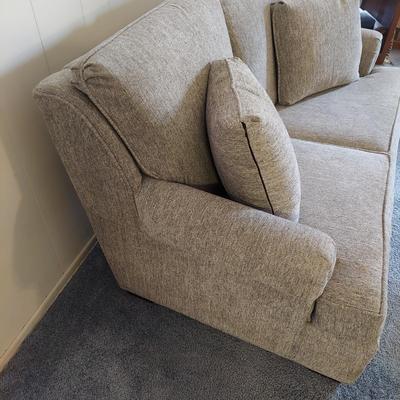 Gray Halifax Dove Loveseat (LR-BBL)