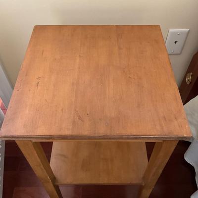 UB-1169 Vintage Klingman's Furniture Co. Two Tier Maple Table