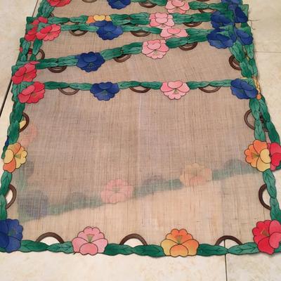 vintage appliqued floral border placemants