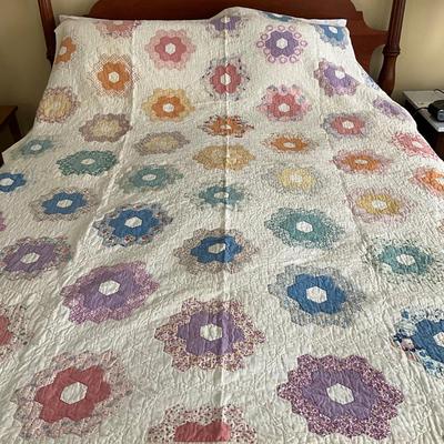 UB1181 Antique Handmade Grandmother's Flower Garden Quilt