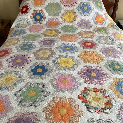 UB1183 Antique Grandmother's Flower Garden Handmade Quilt