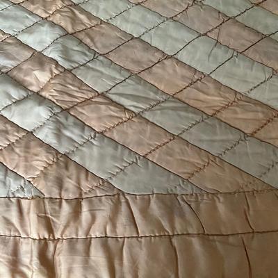 UB1185 Antique Satin Handmade Quilt with Crochet Heart Pillow