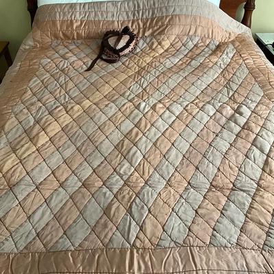 UB1185 Antique Satin Handmade Quilt with Crochet Heart Pillow