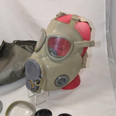 M 10M Gas Mask with Extra Lenses & Case