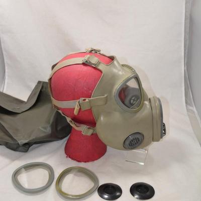 M 10M Gas Mask with Extra Lenses & Case