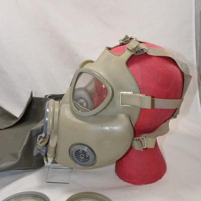 M 10M Gas Mask with Extra Lenses & Case