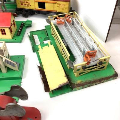 423 Post War Lionel "O" Gauge Train Lot