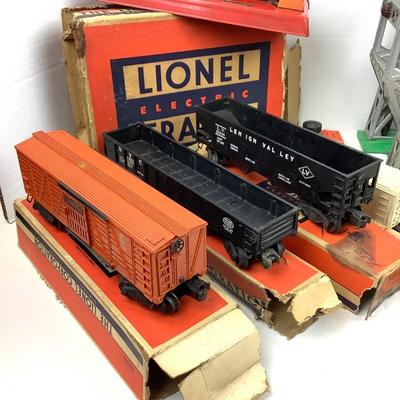 423 Post War Lionel "O" Gauge Train Lot