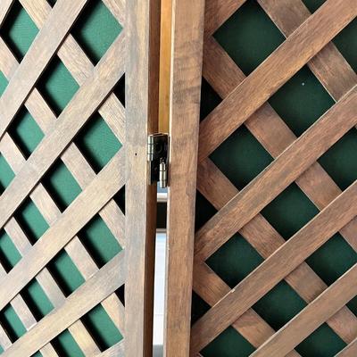 Wooden Privacy Screen (L-MK)