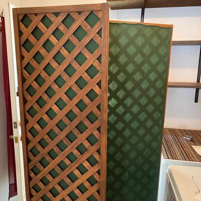 Wooden Privacy Screen (L-MK)