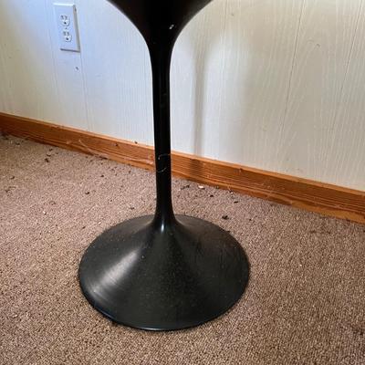 Bench with Metal Tulip Legs/Base (SR-MK)