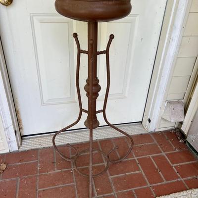 Outside Plant Stands, Potting Table, and More (Y-MK)