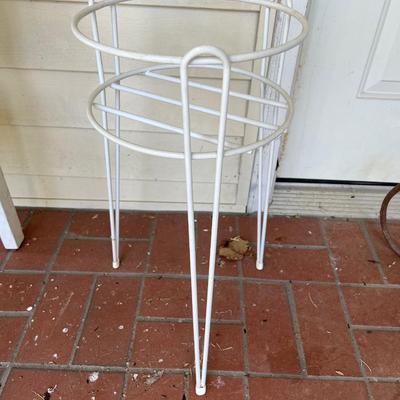 Outside Plant Stands, Potting Table, and More (Y-MK)